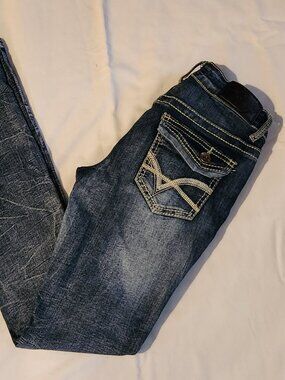 True Luck boot cut jeans sz 1/2 contrast stitching VGUC